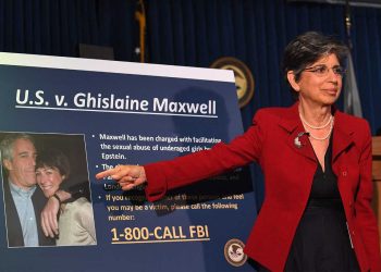 Ghislaine Maxwell, en el banquillo por tráfico sexual de menores para Epstein