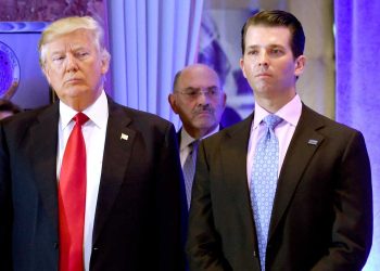 Director financiero de Organización Trump comparece ante el fiscal para enfrentar cargos