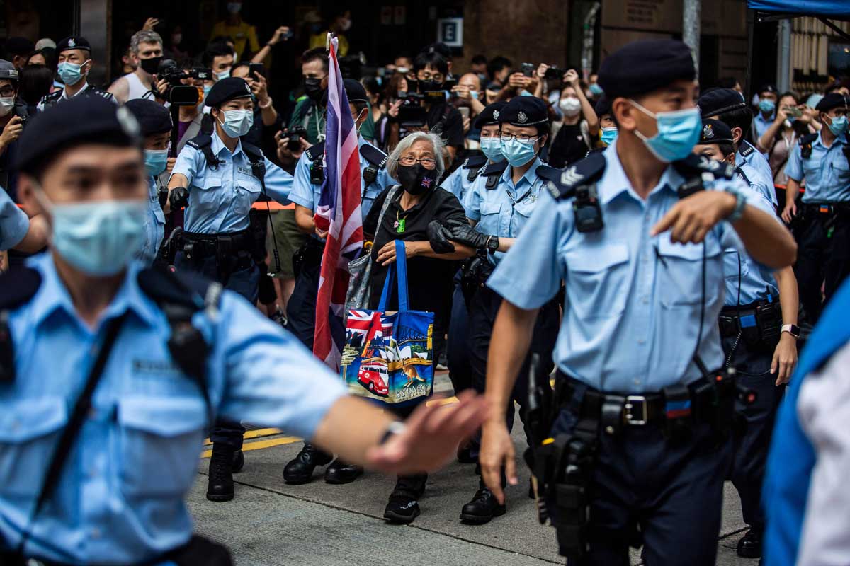 Fuerte despliegue policial y calma en Hong Kong en centenario del PCC