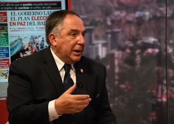 Carlos Mesa confirma el fallecimiento del diputado Gustavo Aliaga