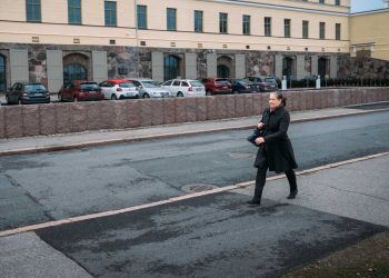Cómo Finlandia da clases secretas a los niños del EI detenidos en Siria