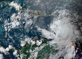 El huracán Elsa se dirige hacia la castigada Haití