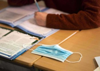 Variante ómicron estaba presente en Holanda desde el 19 de noviembre