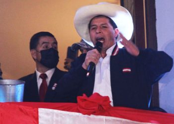 El maestro izquierdista Pedro Castillo es el presidente electo de Perú
