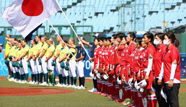 Japón abre los Juegos Olímpicos con triunfo 8-1 ante Australia en el sóftbol