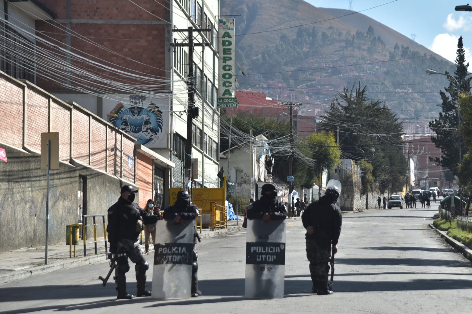 Tras toma de sede, cocaleros de los Yungas anuncian bloqueos en tres provincias