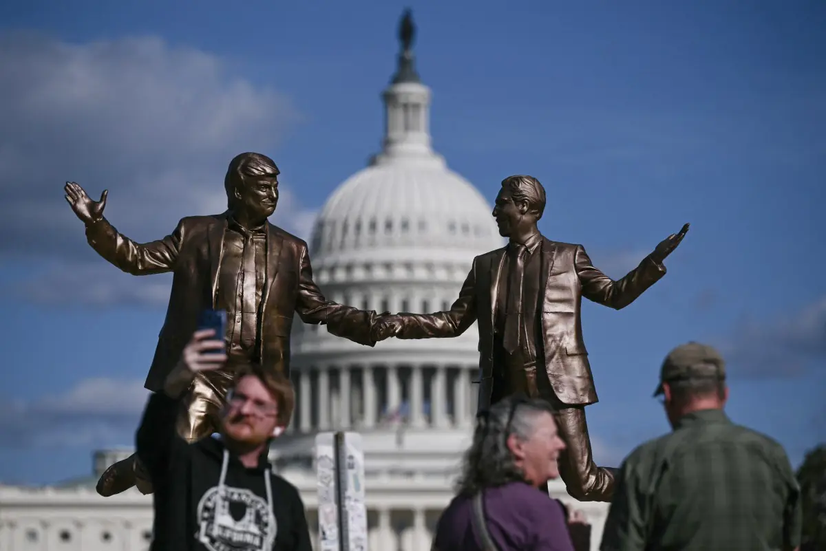 La estatua fue instalada a unos metros del Capitolio/AFP