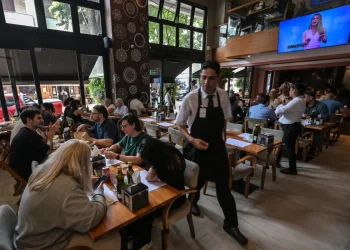 Hay temor por el alcohol adulterado/AFP