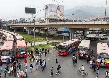 Los choferes bloquearon varias vías/AFP