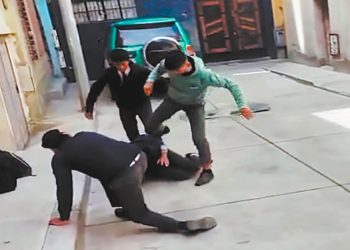 Las víctimas fueron golpeadas. Una de ellas tiene fisuras en las costillas.