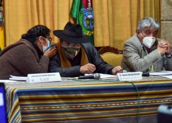 Arias se reúne con choferes y gremiales, su gabinete analizará el viernes nuevas medidas contra el COVID-19