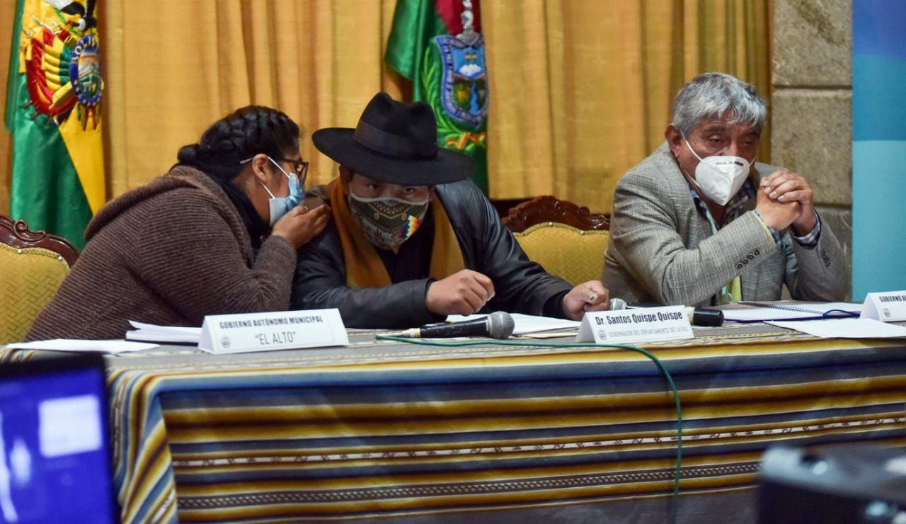 Arias se reúne con choferes y gremiales, su gabinete analizará el viernes nuevas medidas contra el COVID-19