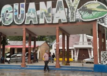 Tras su accidentada visita, Arias logra firmar un acuerdo en Guanay