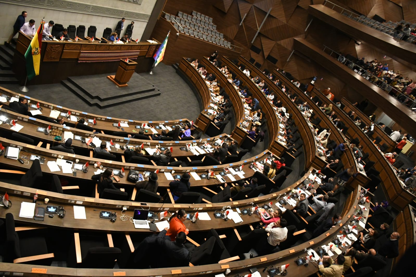 La Asamblea aprueba el reglamento y la convocatoria para las judiciales, y reencauza el proceso