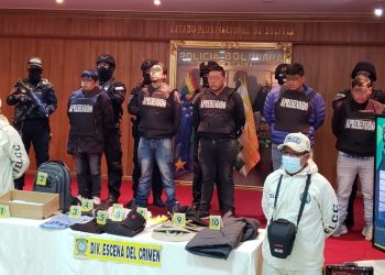 La Policía captura a cinco antisociales acusados de llevarse al menos $us 8.000 a punta de armas