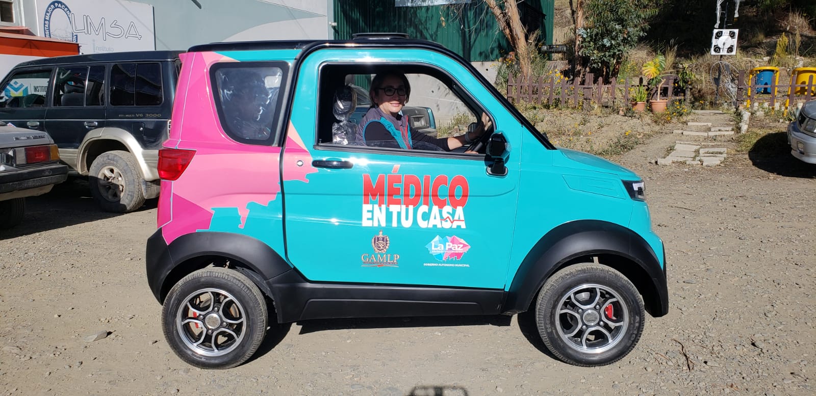 Llega la primera flota de autos eléctricos a La Paz para ejecutar el programa ‘Médico en tu Casa’