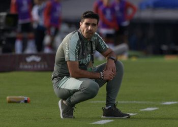 Palmeiras llega este martes en medio de críticas de su DT Abel Ferreira