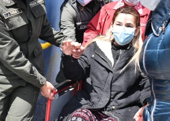 Áñez fue llevada de manera momentánea a un hospital para un chequeo médico