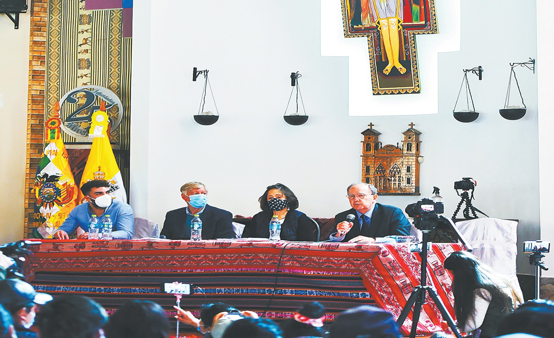 Justicia y la fuerza pública, el rezago democrático
