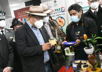 El presidente Arce advierte ‘contradicciones’ en la economía boliviana