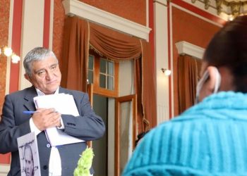 Arias pide a funcionarios jerárquicos, ‘por decencia’, poner a disposición sus cargos