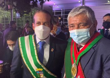 Camacho le dice al alcalde Arias que ‘no está solo’ y que el pueblo cruceño lo va a defender