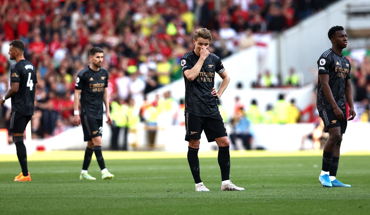 Arsenal pierde, Manchester City campeón de la Premier sin jugar