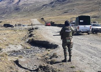 Balacera en operativo contra el narcotráfico deja un policía herido y un fallecido en la ruta al norte paceño