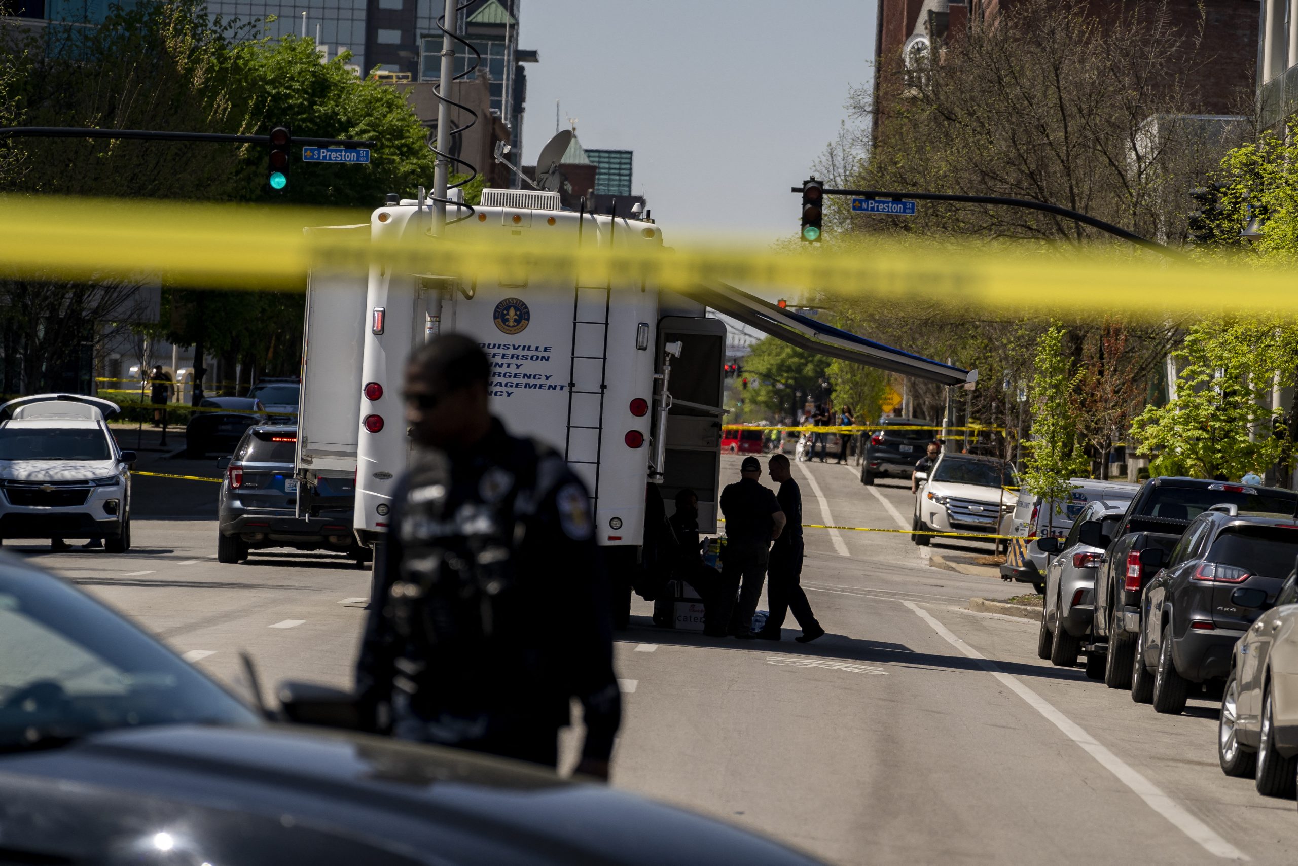 Un hombre mata a cuatro personas en un banco en Estados Unidos