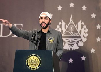 Bukele cita a embajadores en El Salvador para reclamarles por condena a su país