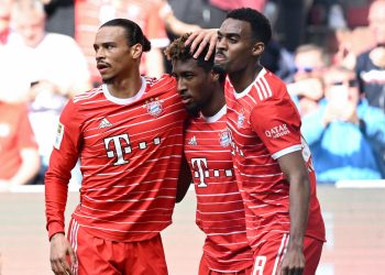 Bayern Múnich gana 2-0 al Hertha Berlín y recupera el liderato