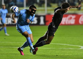 Bolívar gana en la última jugada del partido y sueña con octavos de final