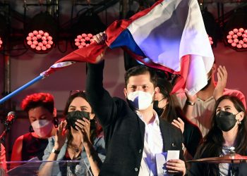 En Chile, presidenta de Democracia Cristiana respalda a izquierdista Boric en segunda vuelta