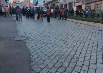 Choferes de El Alto se movilizaron en rechazo a la nueva ruta del PumaKatari.