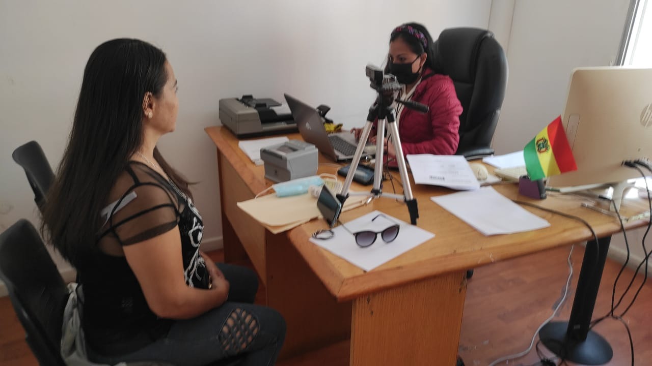 Consulados de Bolivia atienden en fin de semana y benefician al menos a 700 personas
