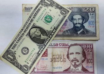 Cuba permitirá depósitos de dólares en efectivo suspendidos desde 2021