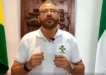 Calvo reaparece y dice que ‘gente infiltrada’ asaltó el Comité pro Santa Cruz