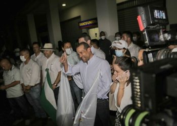 El entorno del gobernador Camacho cuestiona el rol de Lima en la citación del fiscal