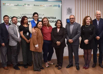 Organizaciones civiles respaldan a verificadores y defienden la integridad informativa
