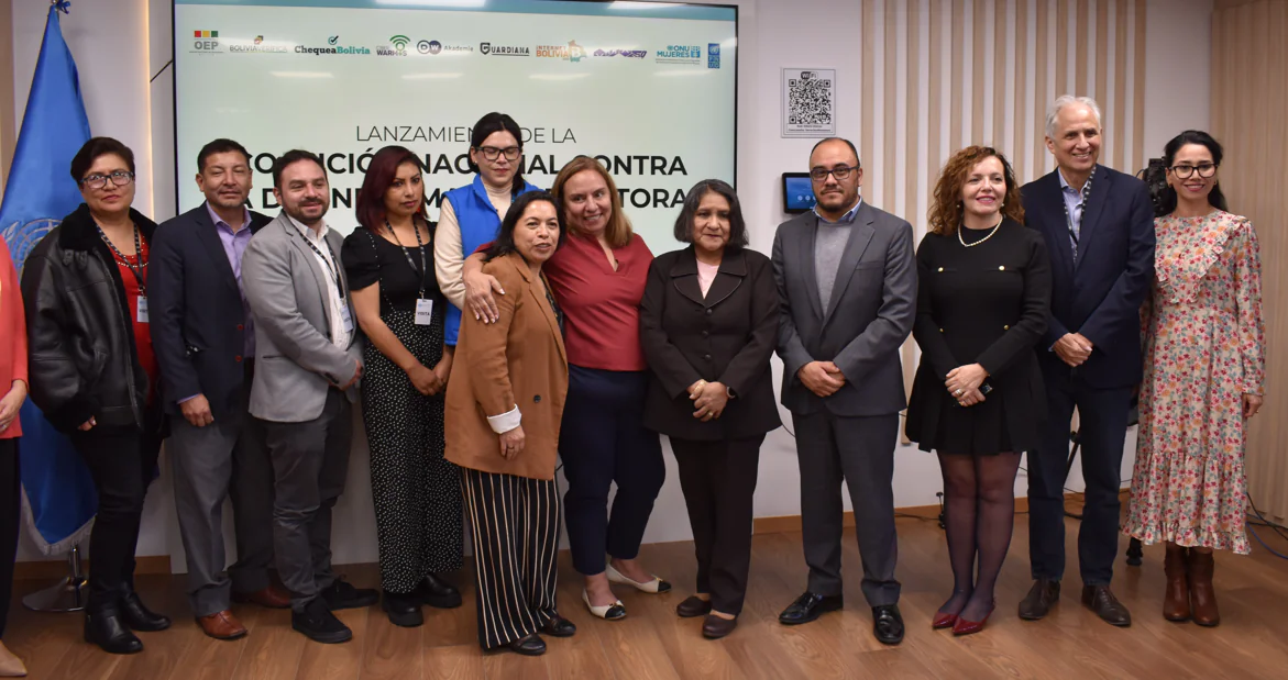 Organizaciones civiles respaldan a verificadores y defienden la integridad informativa