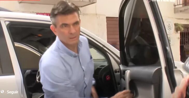 Paz acompaña a su padre a sufragar y pide a los bolivianos acudir a las urnas