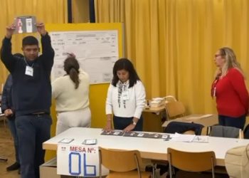 Comienza el cierre de votación y el conteo de votos en las mesas de sufragio