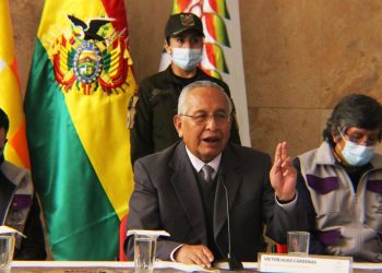 Víctor Hugo Cárdenas contrae COVID-19 por segunda vez y se encuentra internado