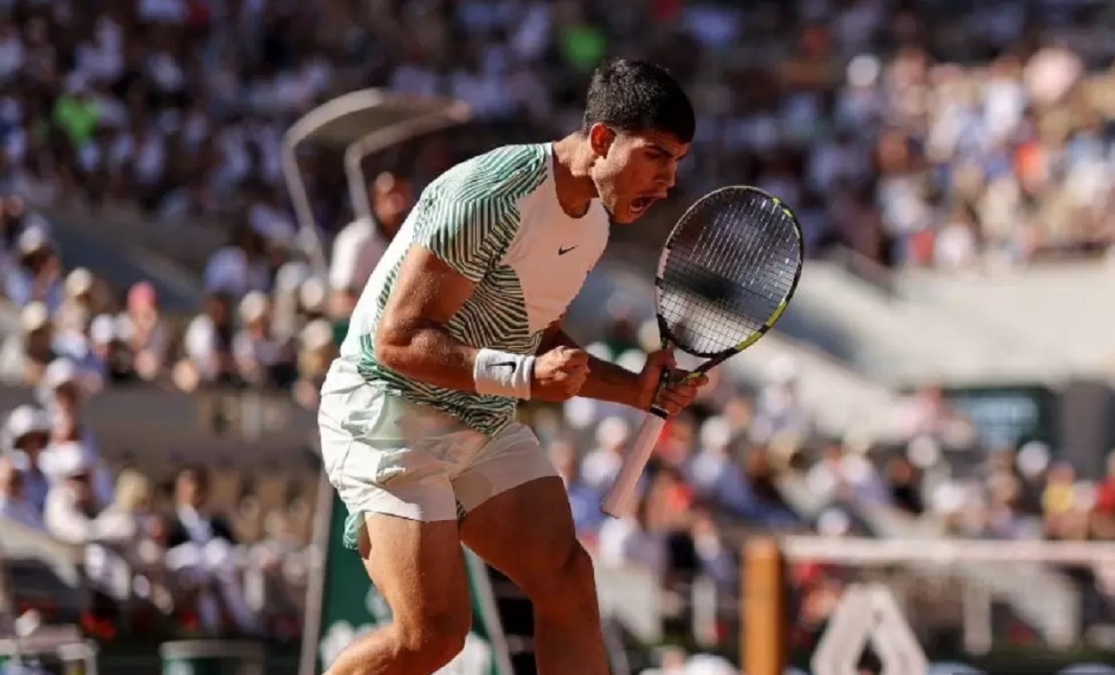 Alcaraz doma el viento en París y avanza junto a Djokovic y Sabalenka