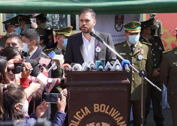Del Castillo dice que las personas armadas en Las Londras ‘no son grupos irregulares’