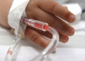 Bebé de 8 meses está en terapia intensiva por COVID-19, fue contagiado por sus padres