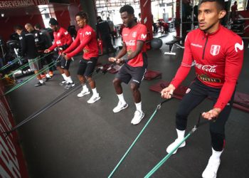 Perú alista artillería con legionarios para duelo con Chile