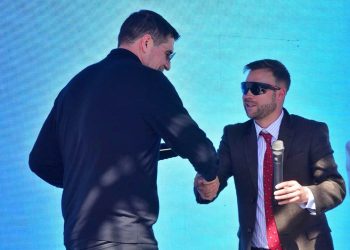 Marcelo Claure vs. Andrés Costa, un partido aparte