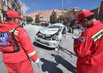 Una colisión múltiple de vehículos en La Paz deja  15 heridos