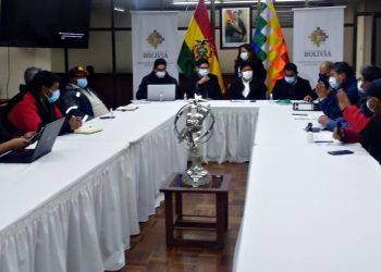 Trabajadores de AASANA insisten en decreto para levantar la amenaza de paro